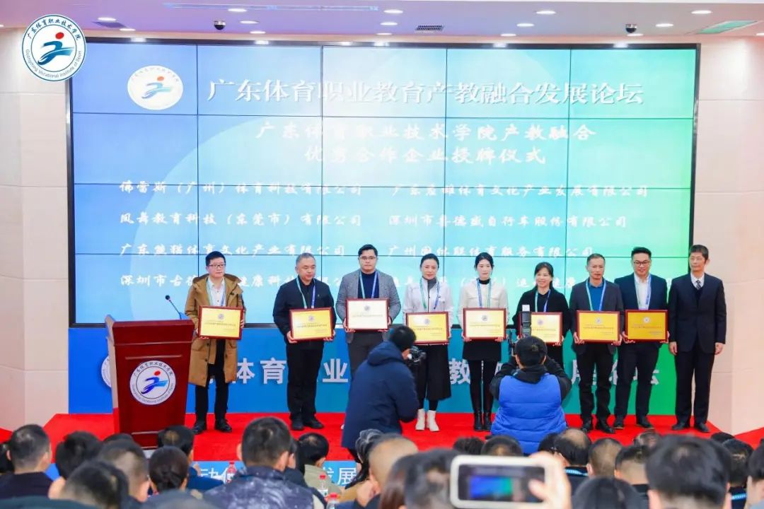 ql-editor-img-center