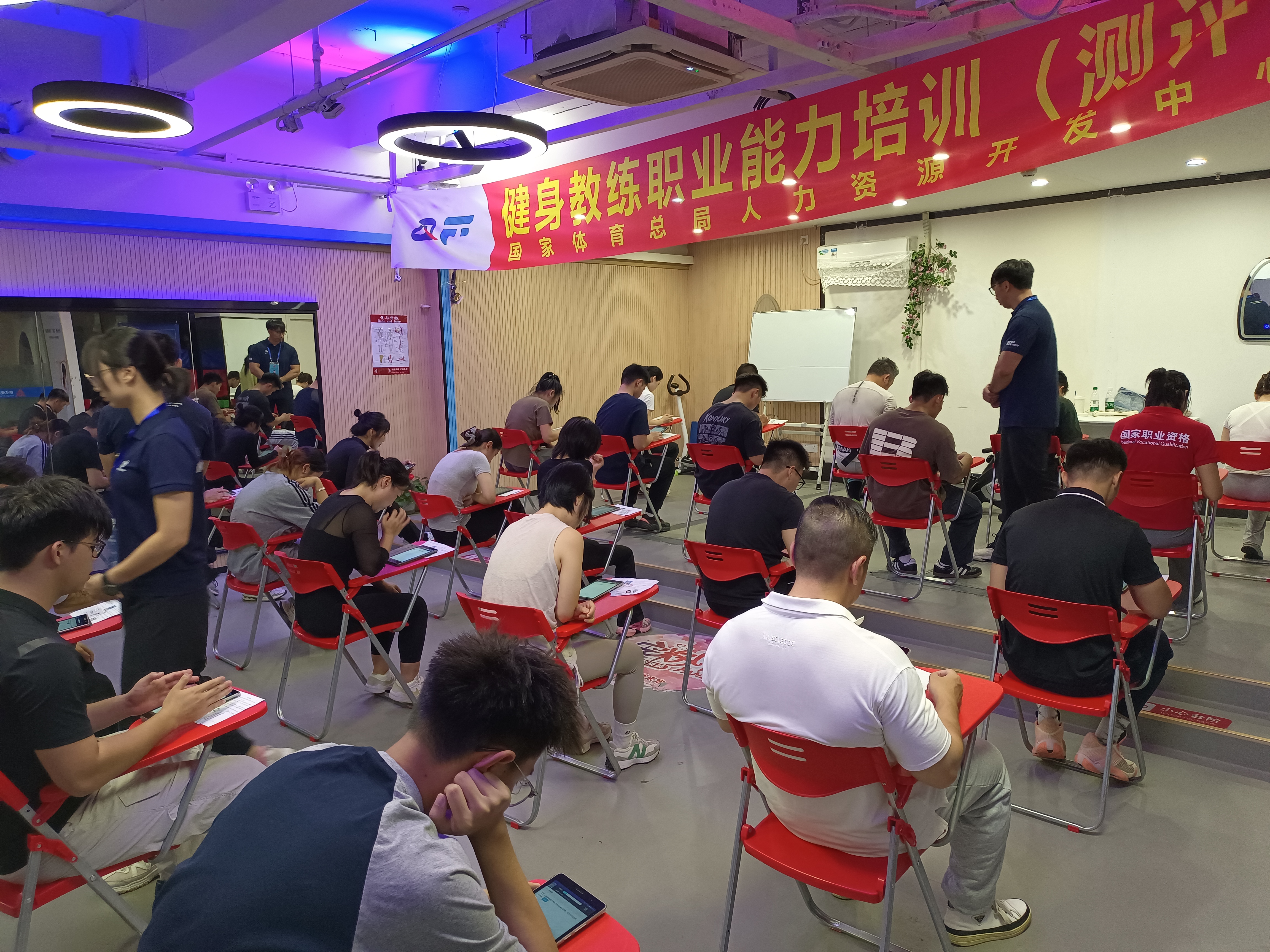 ql-editor-img-center