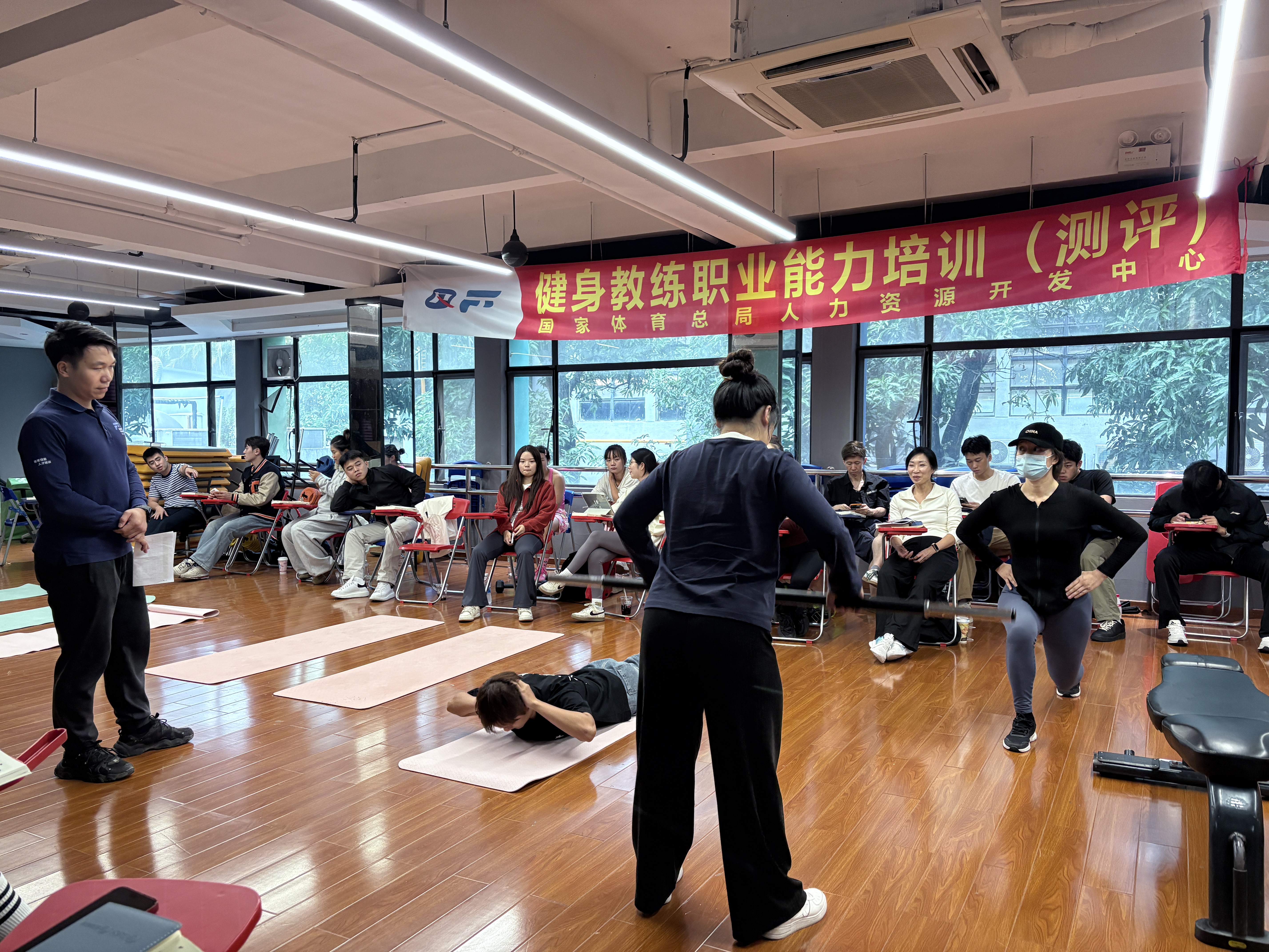 ql-editor-img-center