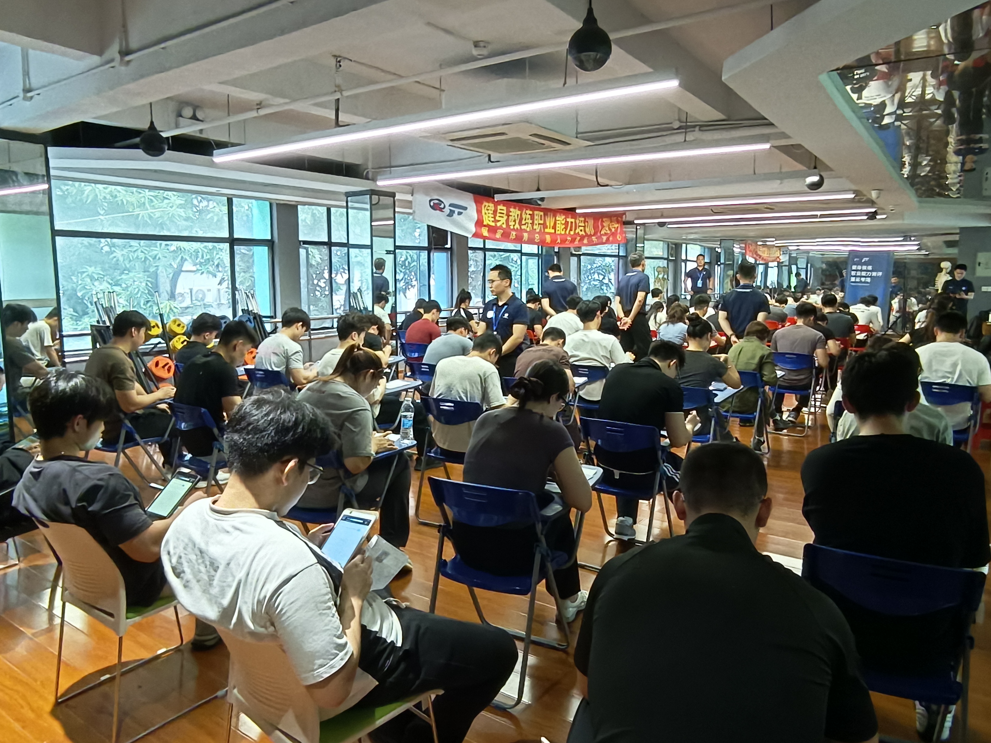 ql-editor-img-center