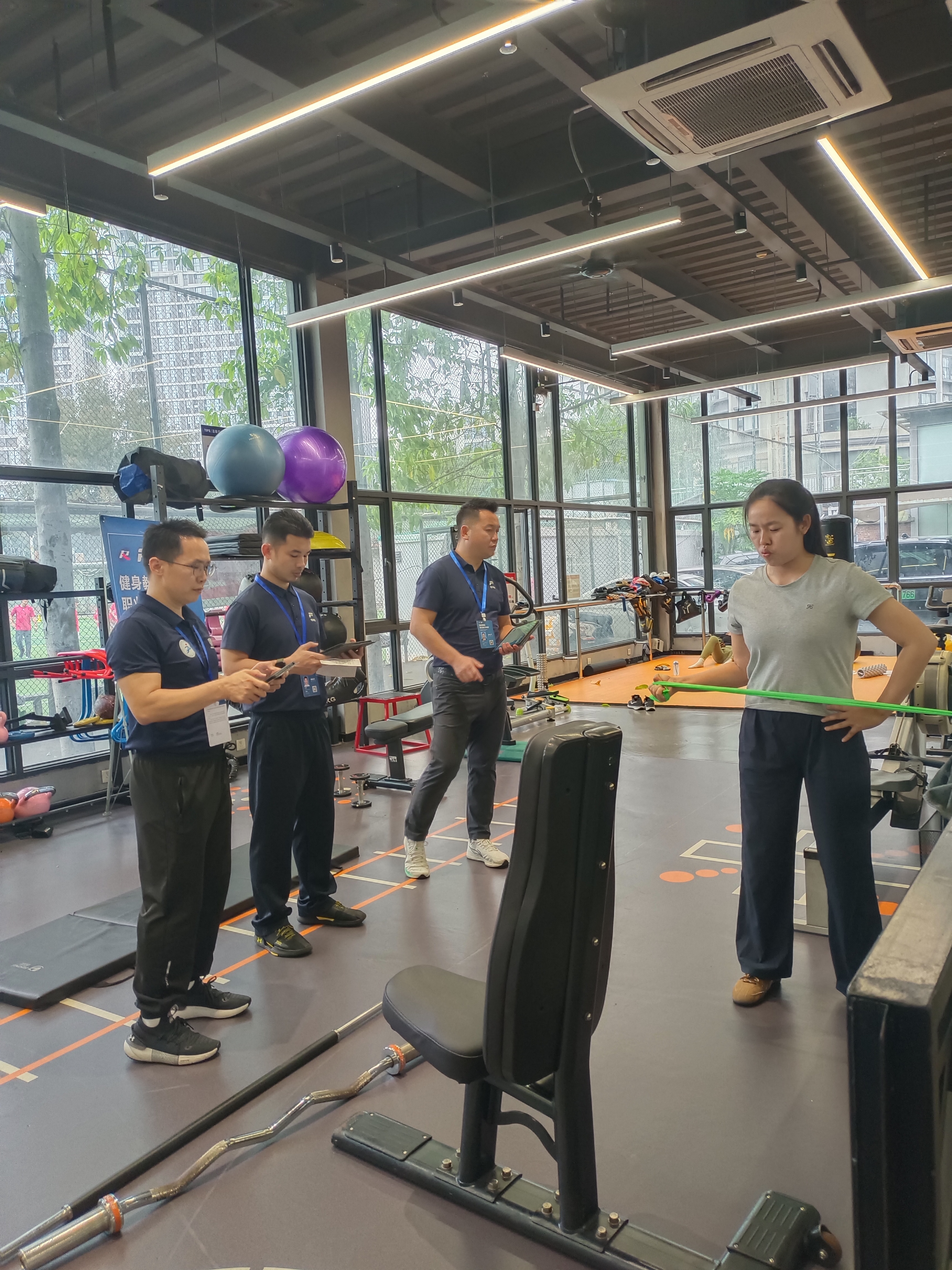 ql-editor-img-center