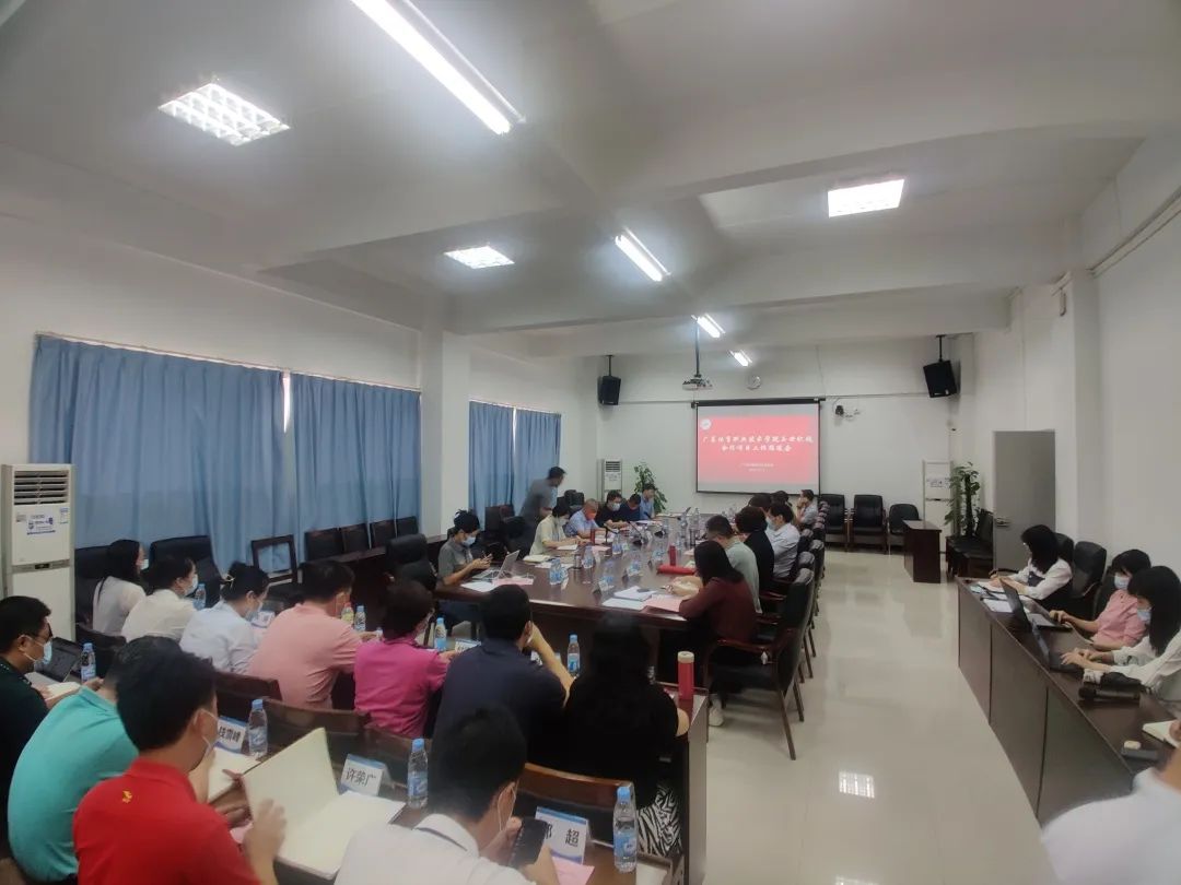 ql-editor-img-center